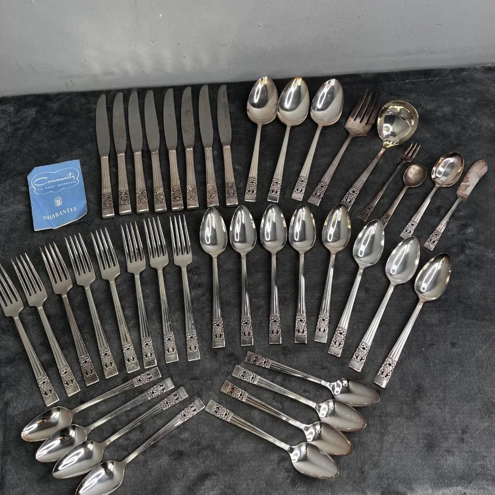 Oneida Community Silverplate Coronation Flatware Lot 41 Piece Serving Dinner